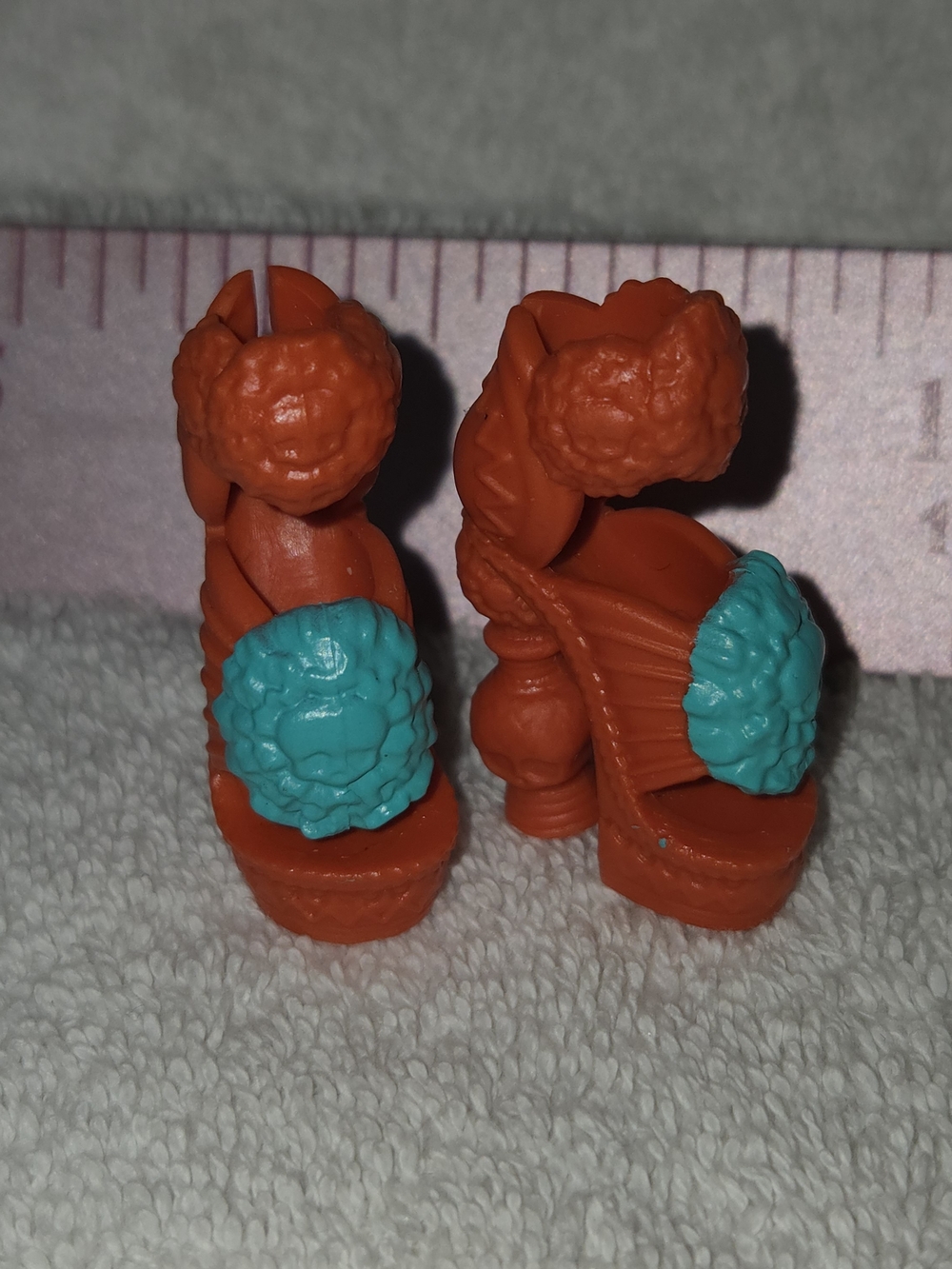 Mattel Monster High Skeleta Art Class Orange and Teal Doll High Heel Shoes
